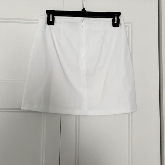 Sunday Best White Mini Skirt - Picture 2 of 3